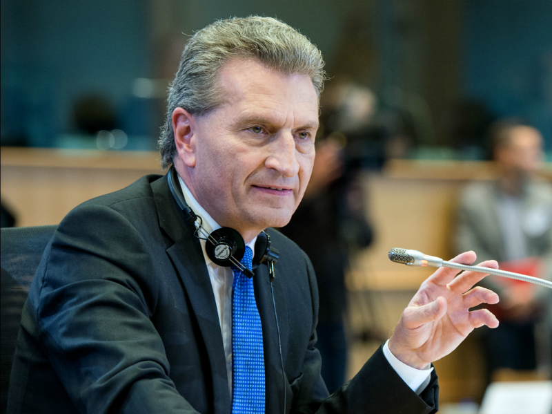 Oettinger: solide eurocommissaris met grote dossierkennis